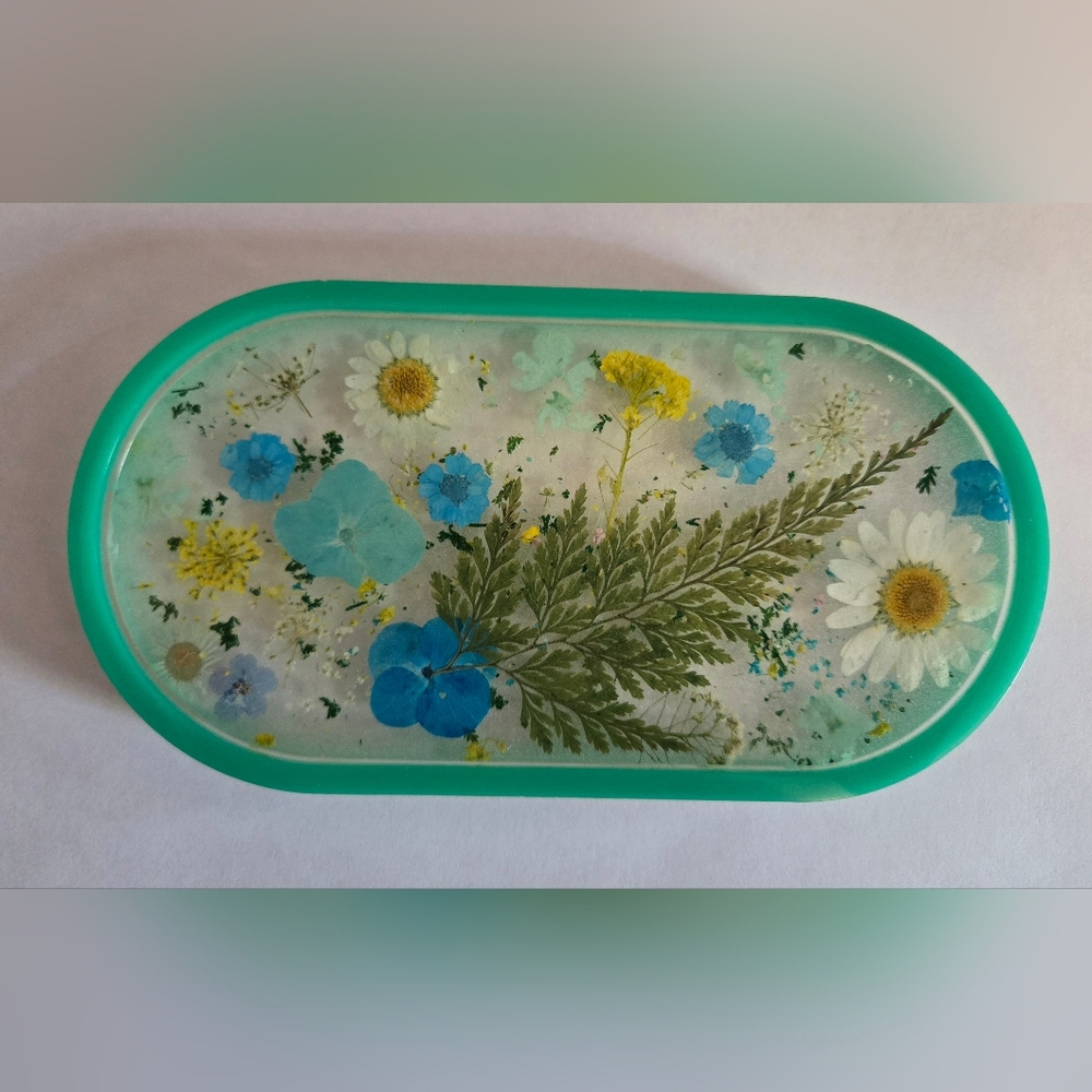 Dried Flower Oval Resin Tray, Jewerly Tray, Coaster.